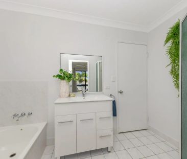 Tropical Oasis in Prime location! - Photo 4