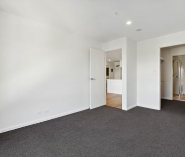 Stylish And Contemporary Design - Photo 3