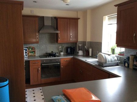 2 BED Apartment To rent - Photo 5