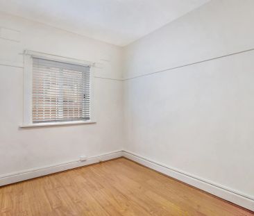 Ideally Positioned Apartment in Walk To Everything Location - Photo 3