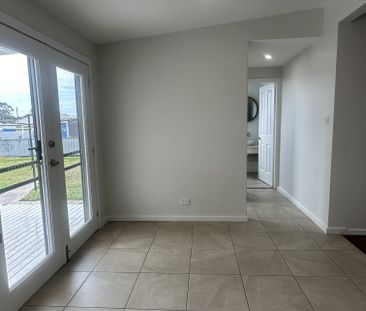 TIDY 3 BEDROOM HOME CLOSE TO TOWN - Photo 6