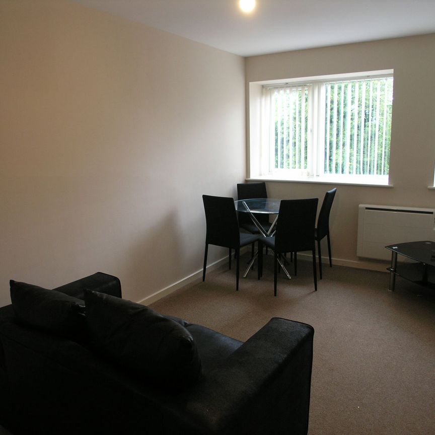 High Street, Kingswinford - Photo 1