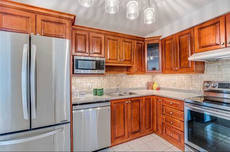For Lease - 25 Trailwood Drive Unit# 502, Mississauga, Ontario - Photo 3