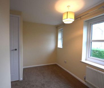 2 bedroom semi-detached house to rent - Photo 4