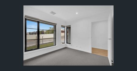 Spacious, Stylish & Ready to Move In! - Photo 5