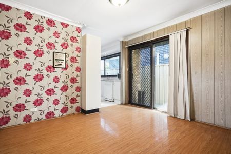 Beautifully Presented 4-Bedroom Family Home in a Convenient Location - Photo 2