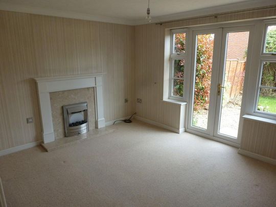 3 bedroom end of terrace house to rent - Photo 1