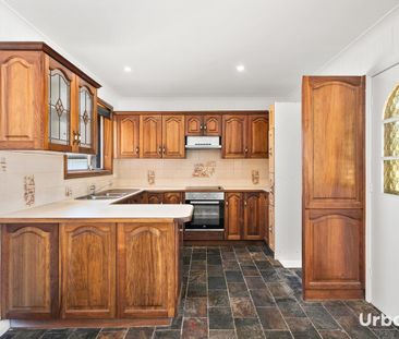 23 Kimbeth Crescent, Albion Park Rail, NSW 2527 - Photo 2