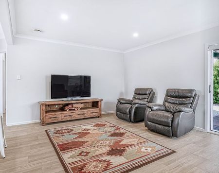 12 De Vere Crescent, Chartwell — - Photo 2