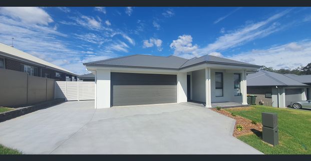 4 Bedroom Home - Photo 1