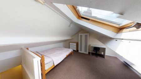 4 bedroom terraced house to rent - Photo 4