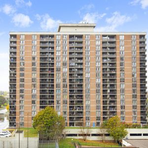 Brampton Towers - Photo 2