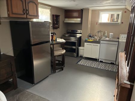 For Lease - 426 Seabourne Drive Unit# Lower level, Oakville, Ontario - Photo 4