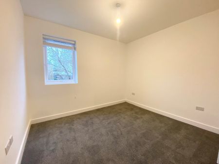 Peterborough - Photo 3