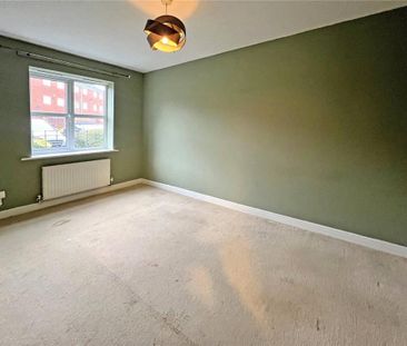 4 bedroom end of terrace house to rent - Photo 4