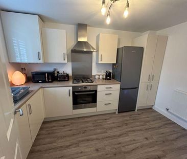 3 bedroom semi-detached house to rent - Photo 5
