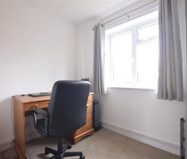 3 bedroom end of terrace house to rent - Photo 3
