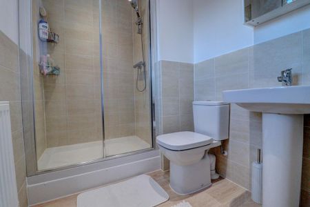 4 bedroom detached house to rent - Photo 4