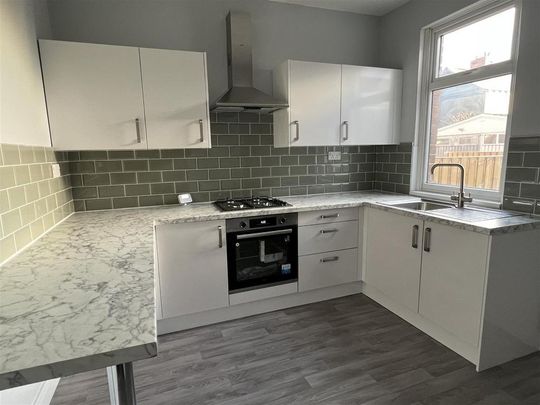 2 bedroom terraced house to rent - Photo 1