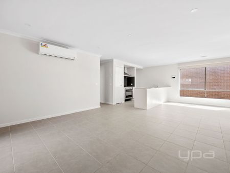 SPACIOUS FOUR-BEDROOM HOME IN A PRIME LOCATION! - Photo 3