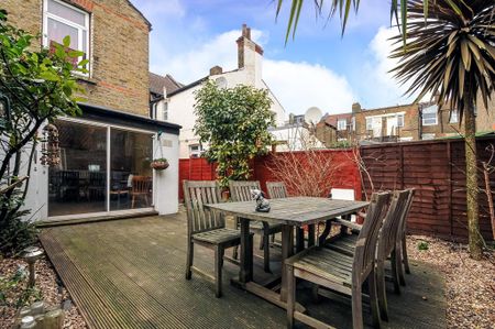 2 bedroom ground floor flat to rent - Photo 3