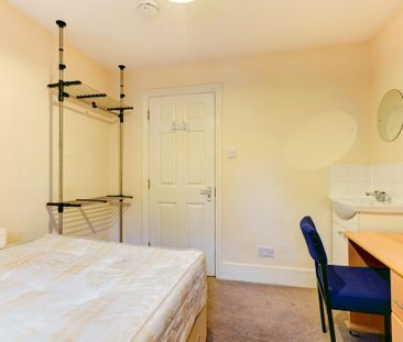 6 bedroom house to rent - Photo 4