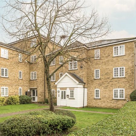 Edith Cavell Way, Charlton, SE18, London - Photo 3