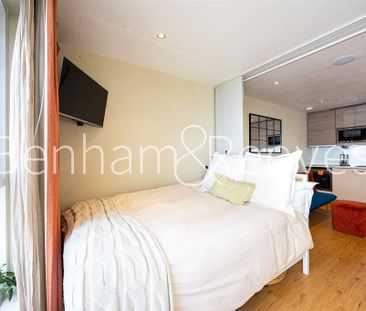 Studio to rent - Photo 5