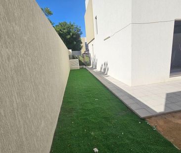 Charming 3 BR Villa in Nasma Residences for Rent: - Photo 4