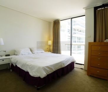 Spacious 2 Bedroom Apartment in Heart of the CBD - Waldorf Building - Photo 3