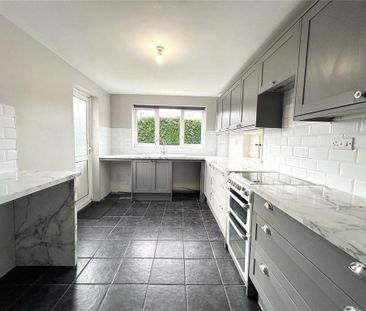 4 bedroom detached house to rent - Photo 2