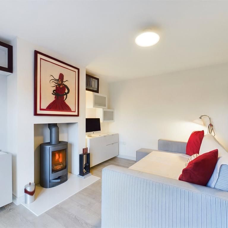 2 bedroom maisonette to rent - Photo 1