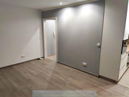 Pronájem bytu 1+kk 38 m2 - Фото 5