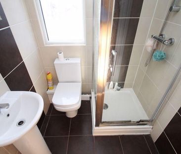 6 bedroom terraced house to rent - Photo 3