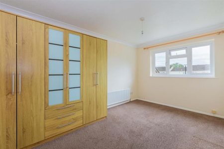 3 bedroom end of terrace house to rent - Photo 4