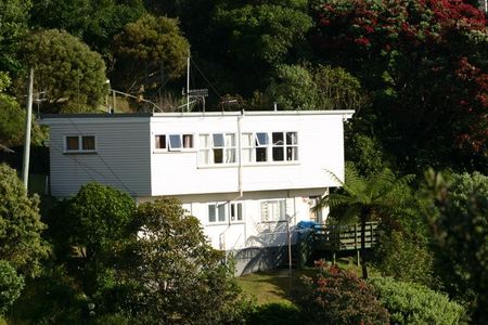 Cozy 1-Bedroom Flat in Melrose - Photo 3