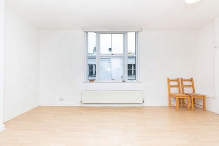 Large 1 bedroom in the heart of Hackney close to amenities and green spaces - Photo 3