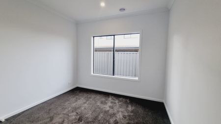 Beautiful Home! - Photo 2