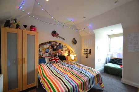 Gunnersbury Avenue, Acton, W3, London - Photo 2