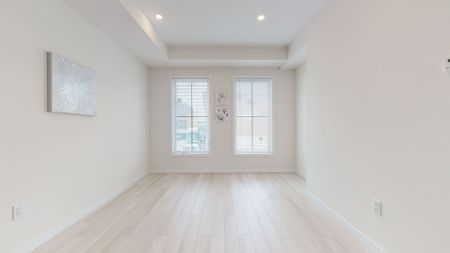 For Lease - 10 Seacoasts Circle, Vaughan, Ontario - Photo 3