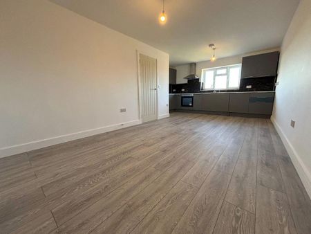 3 bedroom apartment to rent - Photo 2