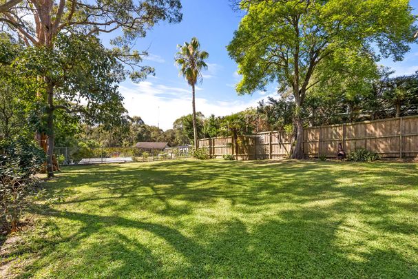 Character filled family home - Photo 1