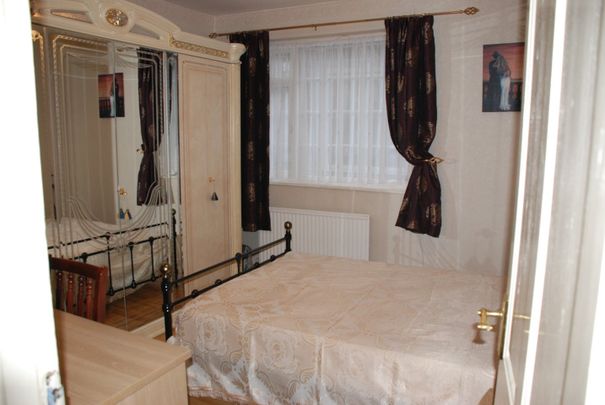 Room in a Shared House, Rose Avenue, SM4 - Photo 1