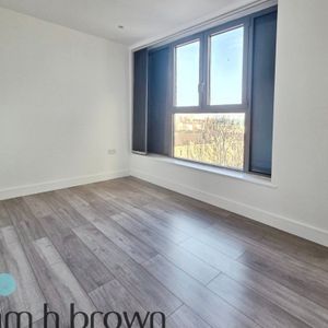 New London Road, Chelmsford - Photo 2