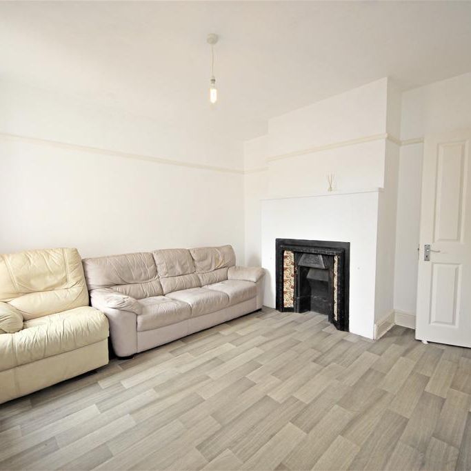 4 bedroom detached house to rent - Photo 1