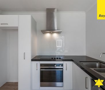 Comfort and Convenience Near Titirangi Village - Photo 1