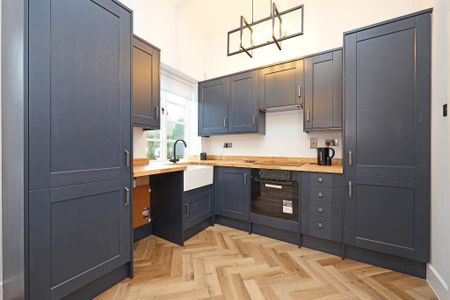 2 bedroom semi-detached house to rent - Photo 4