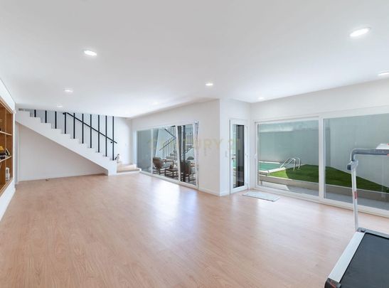 Amora, Setúbal Municipality - Photo 1