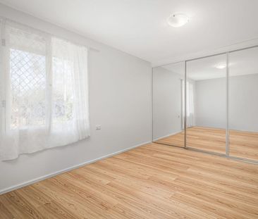 Comfortable 3-Bedroom Home in a Quiet Bidwill Location!! - Photo 2