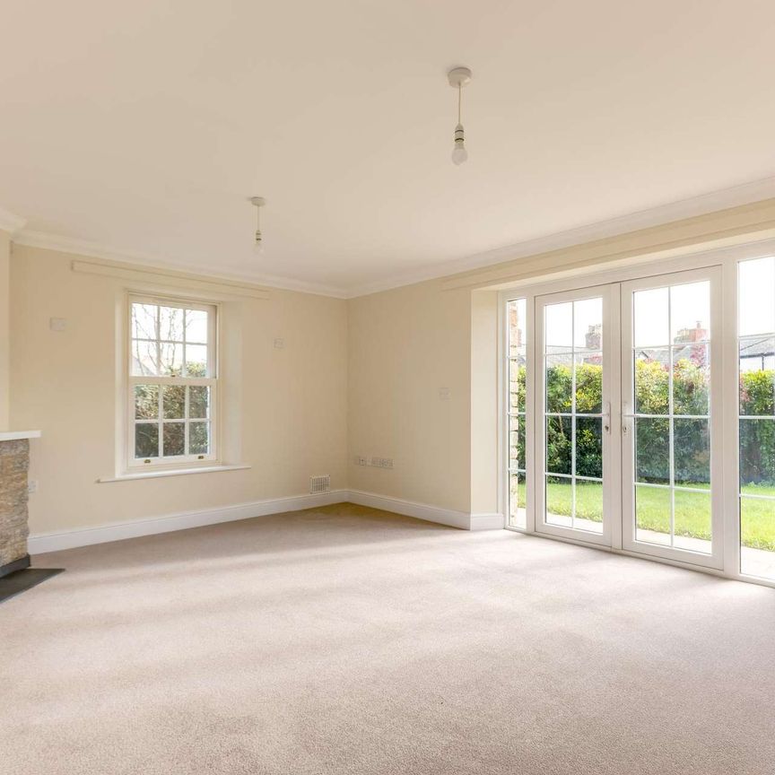 Please email to register your interest and complete a pre-viewing application - four bedroom detached house located in the village of Paul. Close to Mousehole a - Photo 1